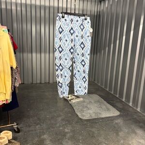 NWT Premise Bengaline White Blue Capris Pants 360 Smoothing Inside Waistband S